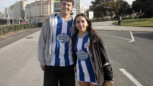 Más de 10.000 seguidores se dieron cita en Riazor para el amistoso de este viernes