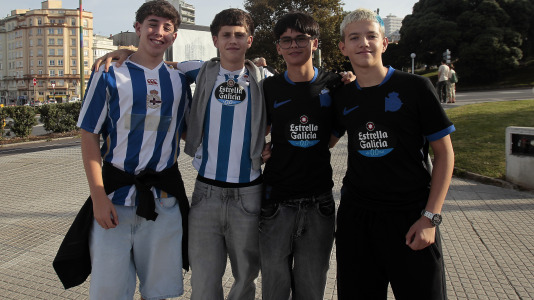Más de 10.000 seguidores se dieron cita en Riazor para el amistoso de este viernes