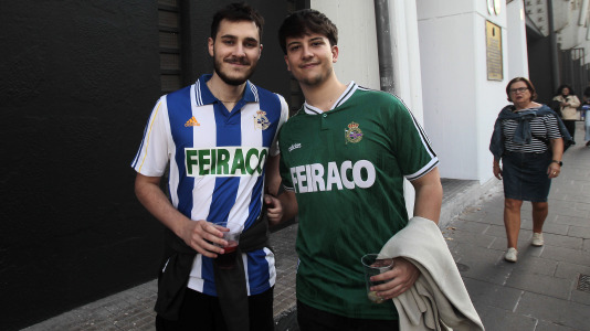 Más de 10.000 seguidores se dieron cita en Riazor para el amistoso de este viernes