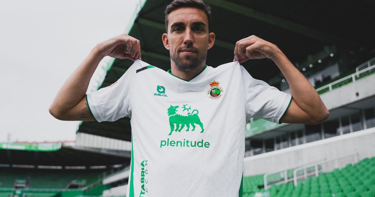 Jaime Mata, presentado como nuevo delantero del Racing de Santander